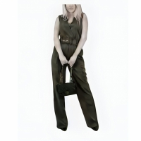 Jumpsuit met riem en V-hals