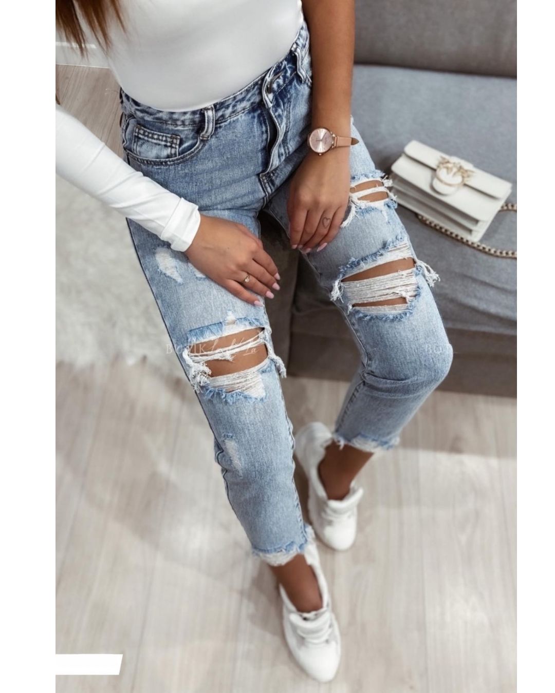 Mom Jeans z Przetarciami