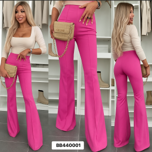 Spodnie z rozszerzaną nogawką w kolorze fuksji